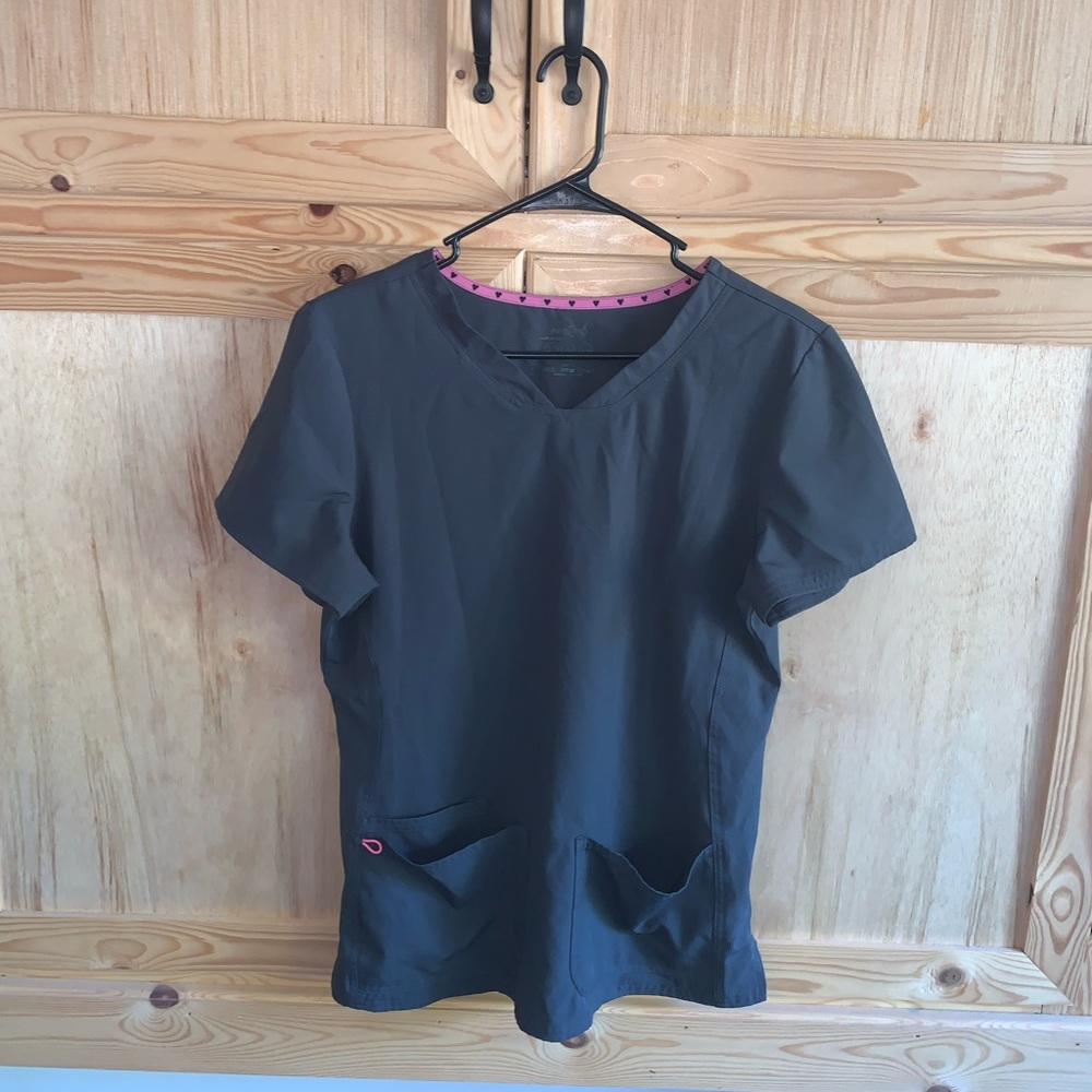 Heart soul gray pocket front scrub shirt top size M
